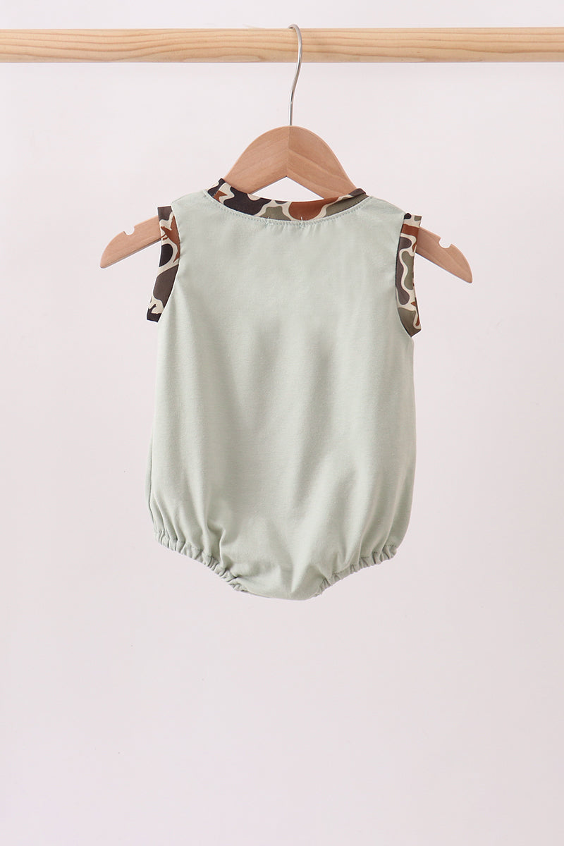Camo Hunting Embroidered Bubble